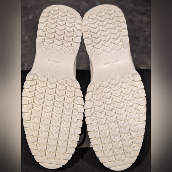 Women's Chuck Taylor All Star Lugged Winter 2.0 High top Sneakers - Picture 6 of 8